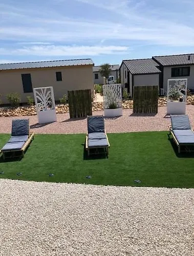 Nature Holiday's Domaine La Grenatiere فندق