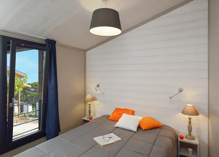 Hotel Nature Holiday's Domaine La Grenatiere Pomerols